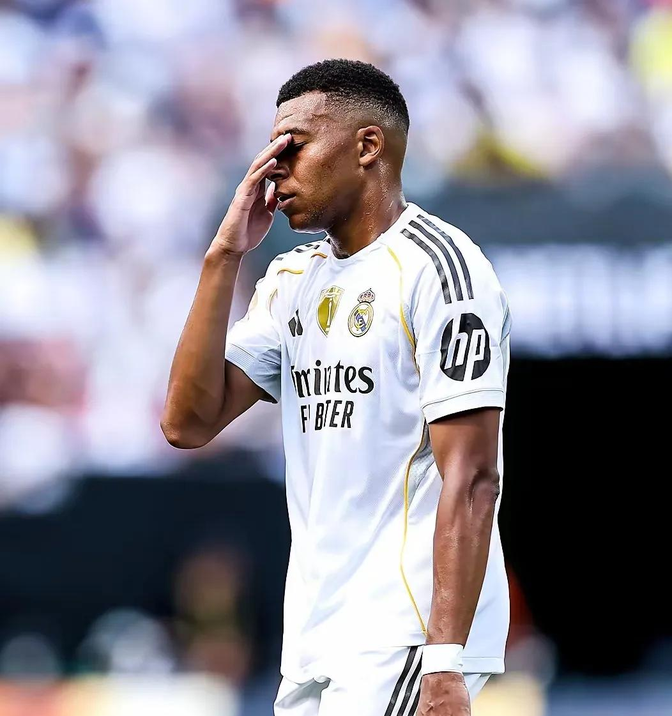 AYX-包含重要助攻首场状态出色，尤文图斯观众沸腾！，姆巴佩重返赛场上演精彩一战的词条