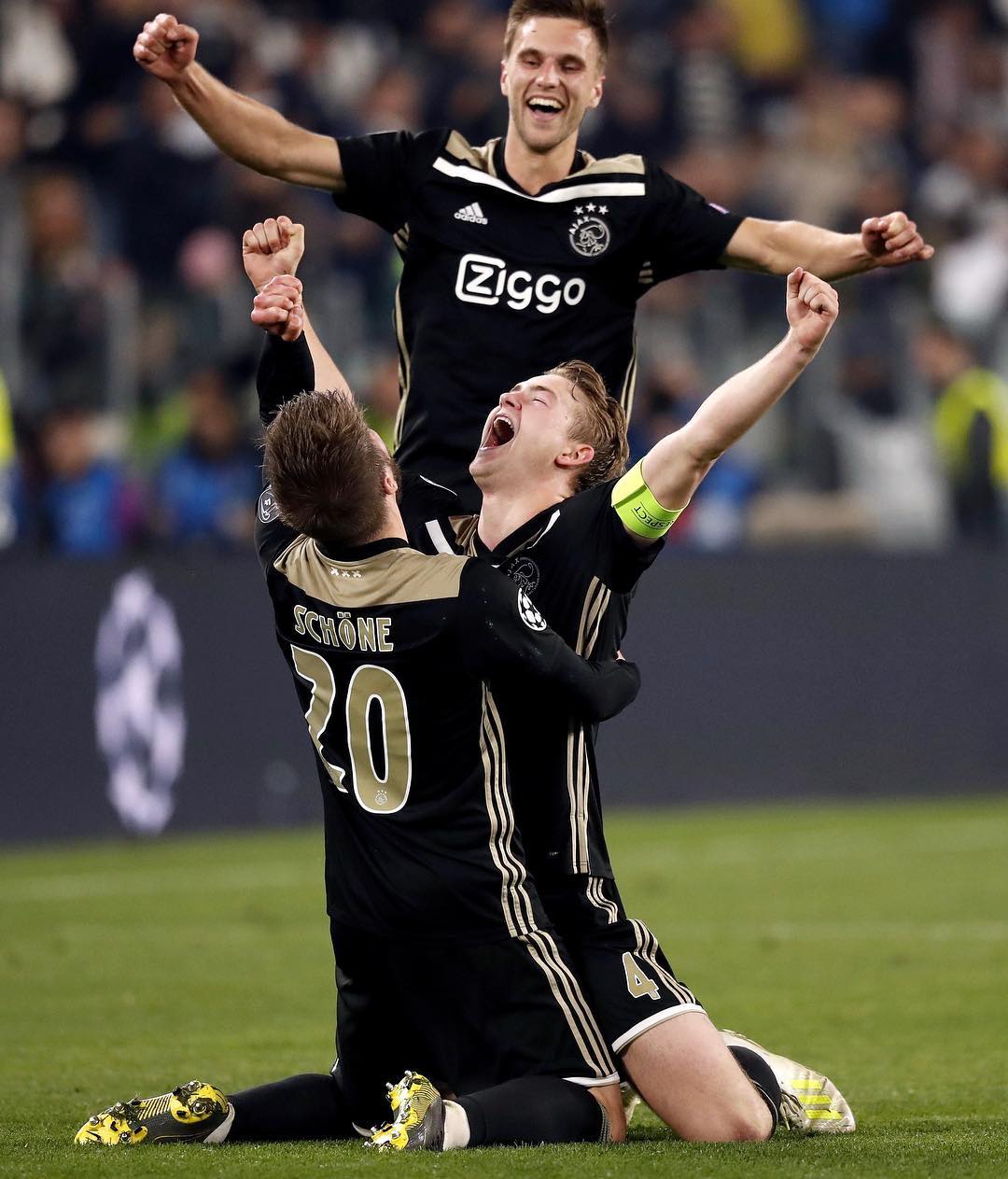 爱游戏-清晨突围战来临，尤文图斯围绕荷甲内部沟通，媒体盛赞，更衣室氛围转暖(关于拉齐奥与尤文图斯比赛最新消息)