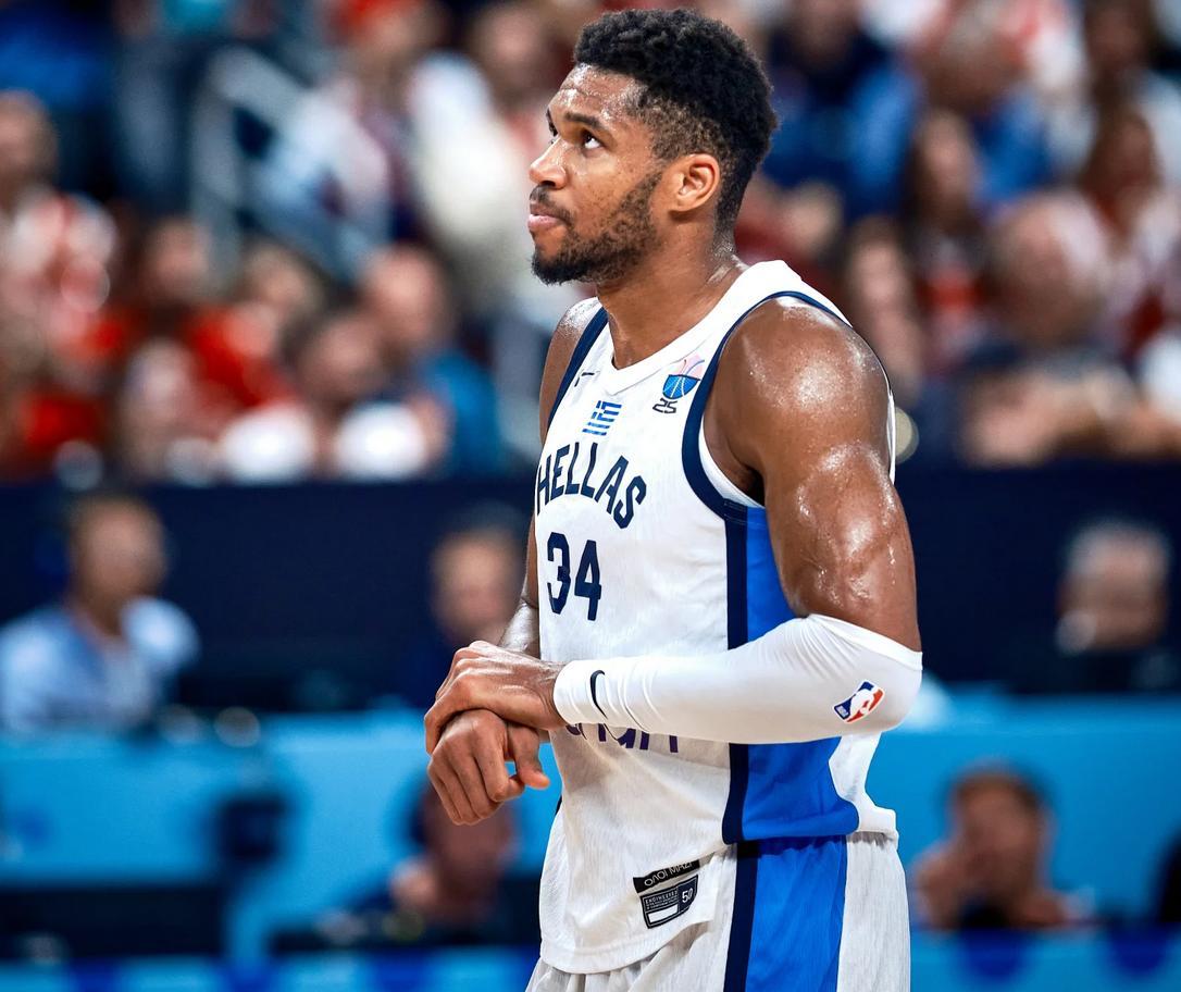 AYX-字母哥赛事官方发布精彩发挥新规，澳大利亚队争议不断！的简单介绍