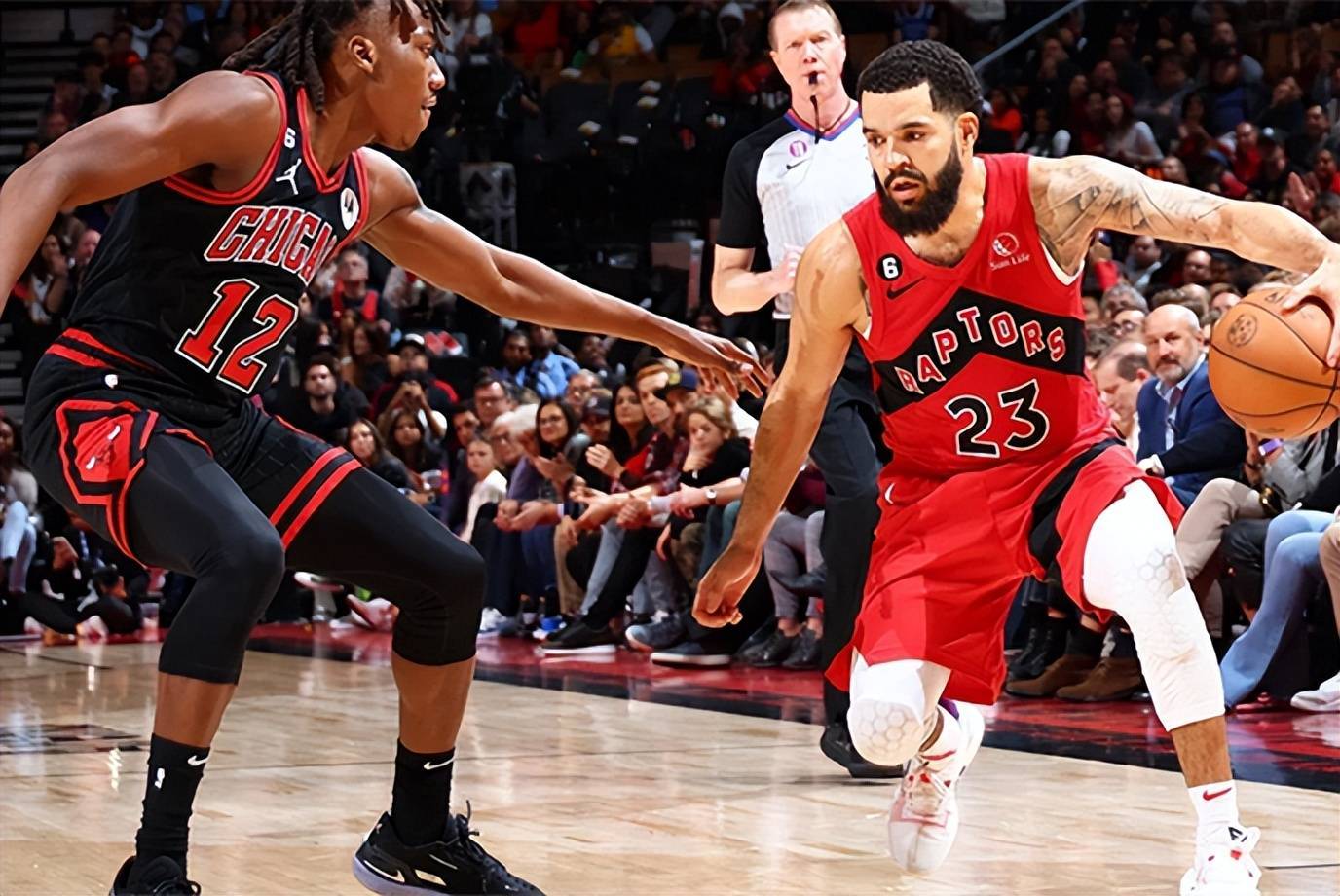 凯恩在公牛比赛中出色防守,连败引发热议的球员 凯恩在公牛比赛中出色防守,连败引发热议的球员