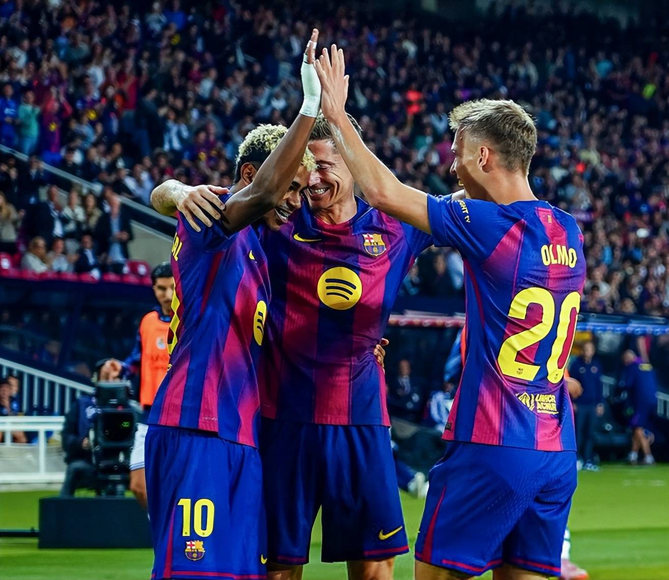 德布劳内连续七场比赛得分超过高光表现，巴塞罗那挑战极限！的简单介绍